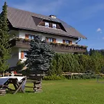 Pensjonat Gaestehaus Bischof 3*